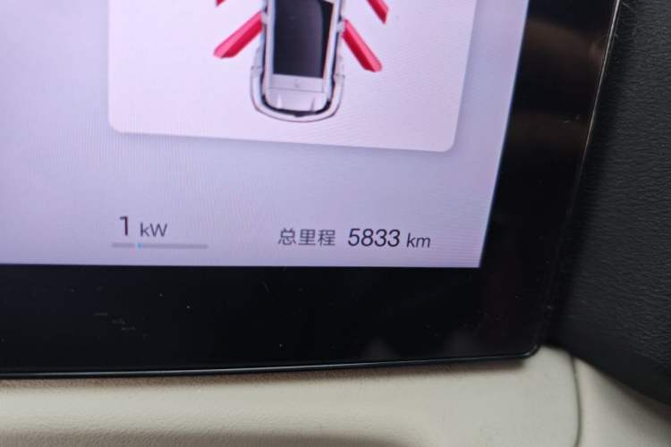 Used BYD Yuan UP 2025 Intelligent Driving Version 401 KM Dynamic Edition Odometer Close Up