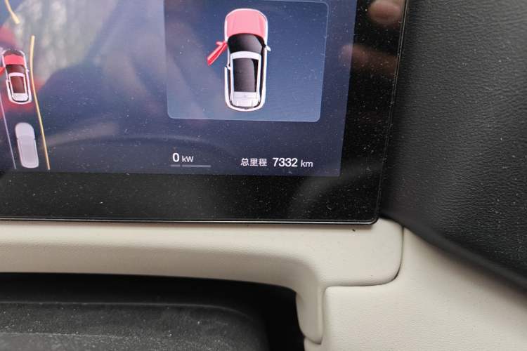 Used BYD Yuan UP 2025 Intelligent Driving Version 401 KM Dynamic Edition Odometer Close Up