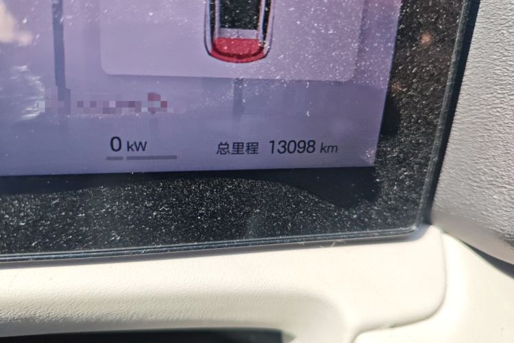 Used BYD Yuan UP 2025 Intelligent Driving Version 401 KM Dynamic Edition Odometer Close Up