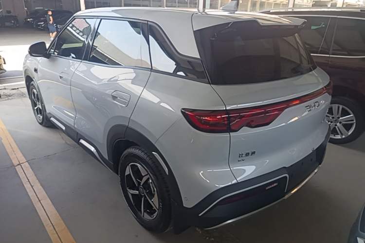 Used BYD Yuan UP 2025 Intelligent Driving Version 401 km Leading Edition Rear Left 45 Deg