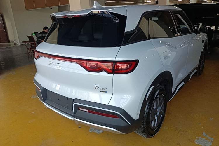 Used BYD Yuan UP 2025 Intelligent Driving Version 401 KM Dynamic Edition Rear Right 45 Deg