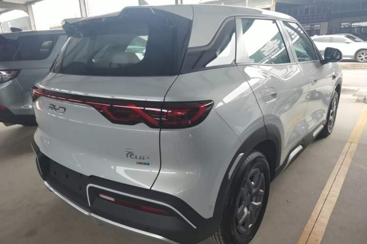 Used BYD Yuan UP 2025 Intelligent Driving Version 401 KM Dynamic Edition Rear Right 45 Deg