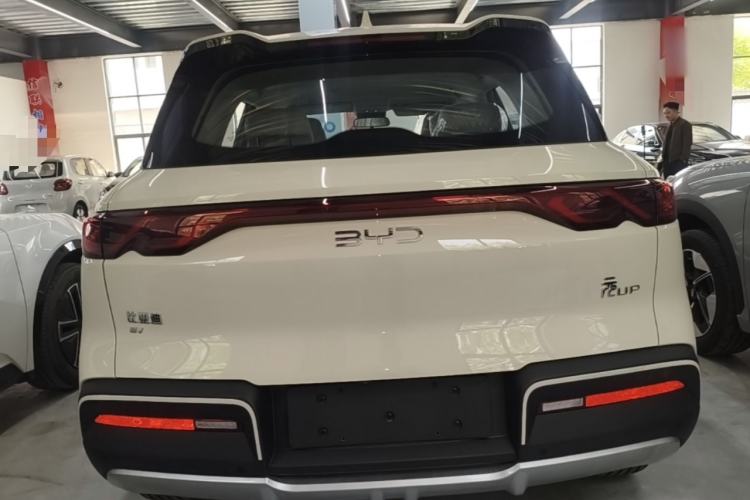 Used BYD Yuan UP 2025 Model 301KM Leading Version Rear