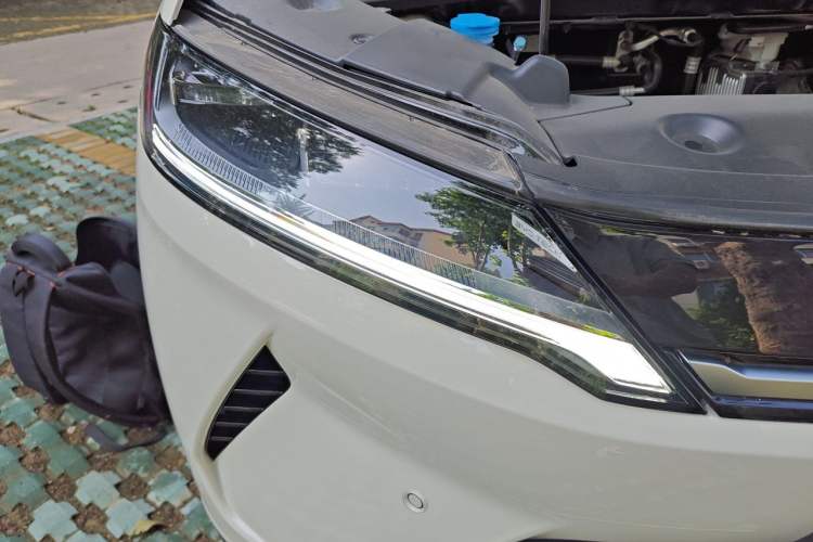 Used BYD Yuan UP 2025 Intelligent Driving Version 401 km Leading Edition Right Front Headlight