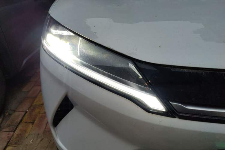 Used BYD Yuan UP 2025 Model 301KM Leading Version Right Front Headlight