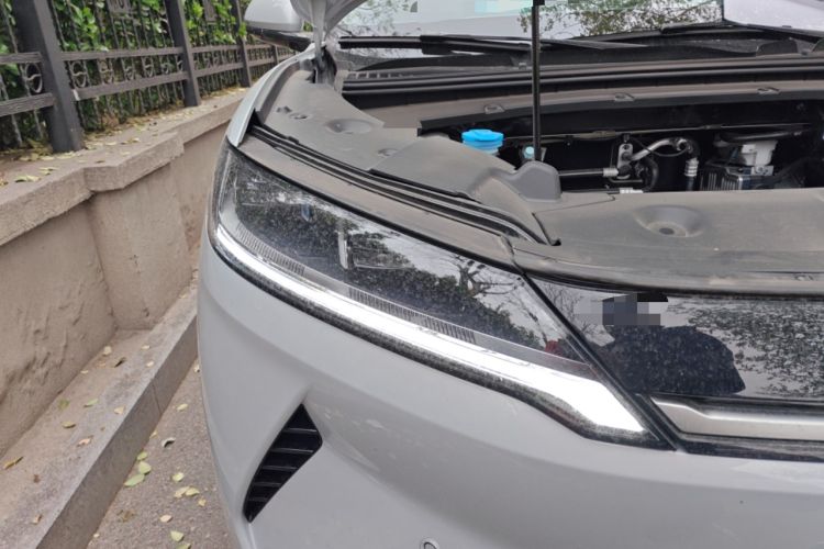 Used BYD Yuan UP 2025 Intelligent Driving Version 401 KM Dynamic Edition Right Front Headlight