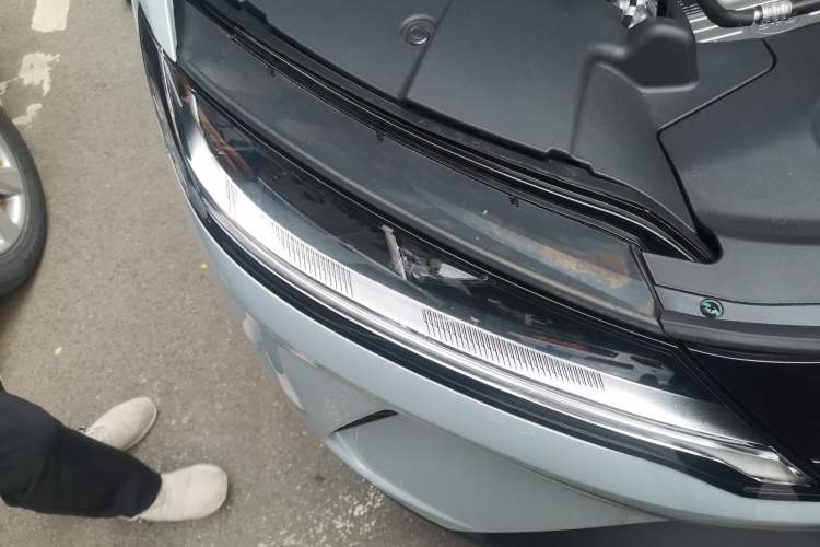 Used BYD Yuan UP 2025 Model 301KM Leading Version Right Front Headlight