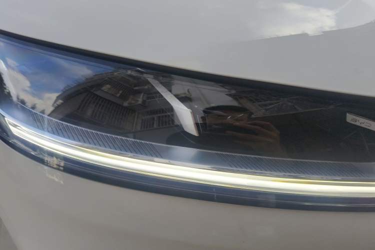 Used BYD Yuan UP 2025 Intelligent Driving Version 401 KM Dynamic Edition Right Front Headlight