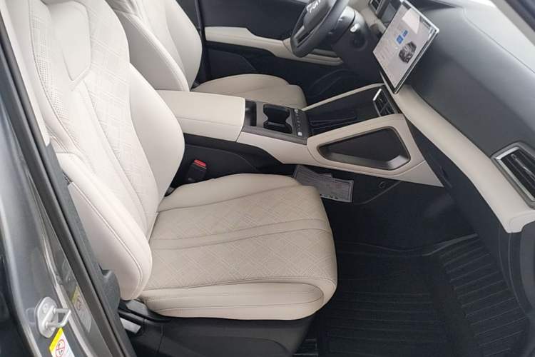 Used BYD Yuan UP 2025 Intelligent Driving Version 401 km Leading Edition Right Front Seat