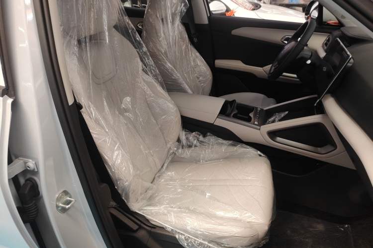 Used BYD Yuan UP 2025 Intelligent Driving Version 401 KM Dynamic Edition Right Front Seat