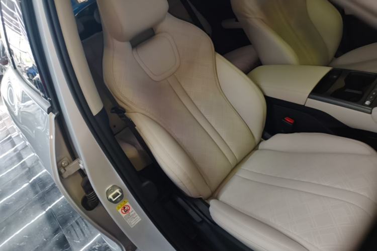 Used BYD Yuan UP 2025 Intelligent Driving Version 401 KM Dynamic Edition Right Front Seat
