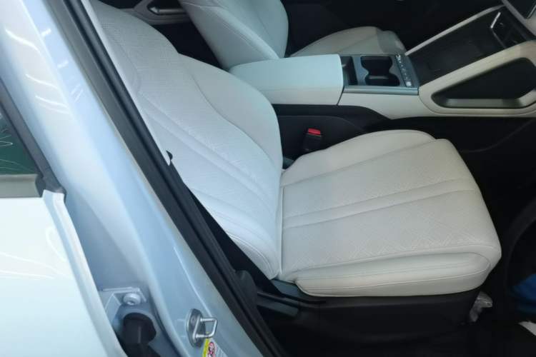 Used BYD Yuan UP 2025 Intelligent Driving Version 401 km Leading Edition Right Front Seat