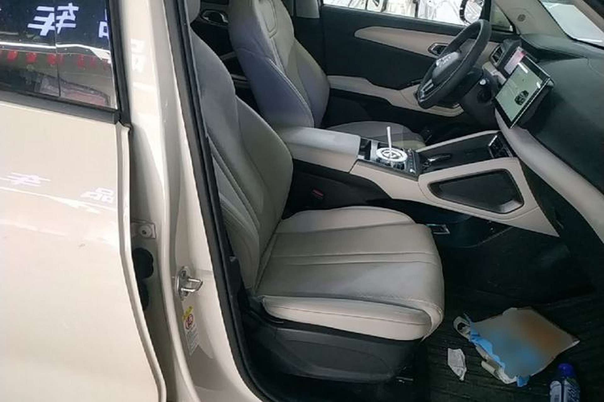 Used BYD Yuan UP 2025 Model 301KM Leading Version Right Front Seat
