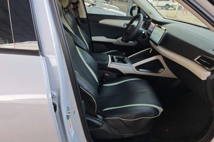 Used BYD Yuan UP 2025 Model 301KM Leading Version Right Front Seat
