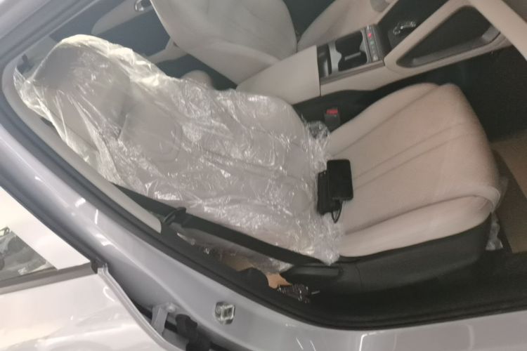 Used BYD Yuan UP 2025 Model 301KM Leading Version Right Front Seat