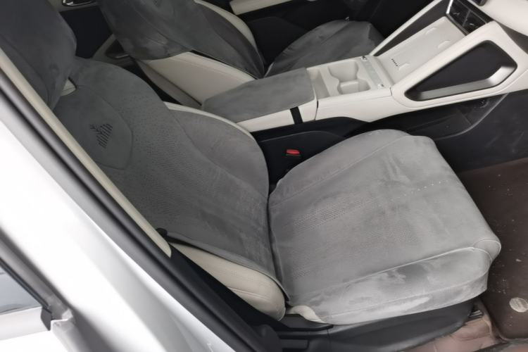 Used BYD Yuan UP 2025 Intelligent Driving Version 401 KM Dynamic Edition Right Front Seat