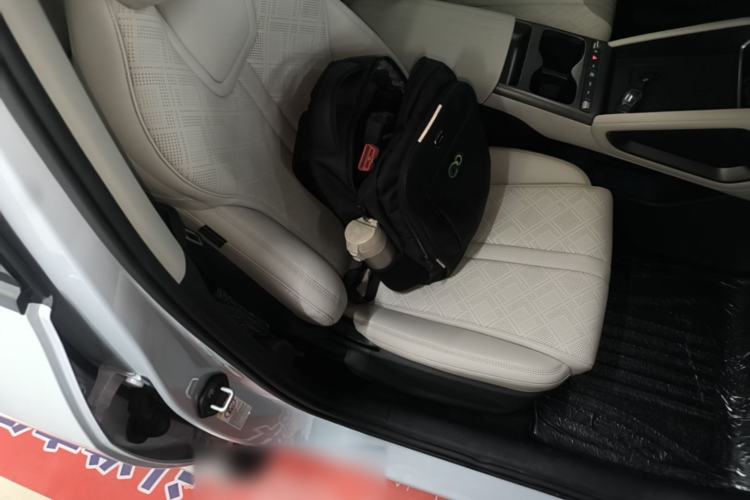 Used BYD Yuan UP 2025 Intelligent Driving Version 401 km Leading Edition Right Front Seat