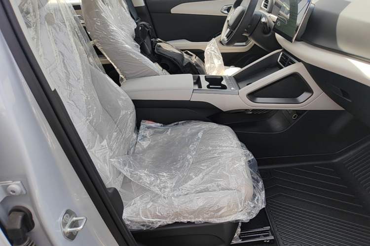 Used BYD Yuan UP 2025 Model 301KM Leading Version Right Front Seat