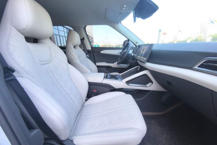 Used BYD Yuan UP 2025 Intelligent Driving Version 401 km Leading Edition Right Front Seat