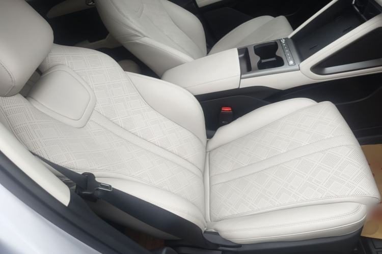 Used BYD Yuan UP 2025 Intelligent Driving Version 401 KM Dynamic Edition Right Front Seat