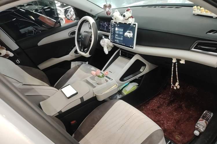 Used BYD Yuan UP 2025 Intelligent Driving Version 401 km Leading Edition Right Front Seat