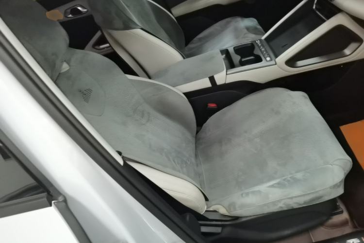 Used BYD Yuan UP 2025 Intelligent Driving Version 401 KM Dynamic Edition Right Front Seat