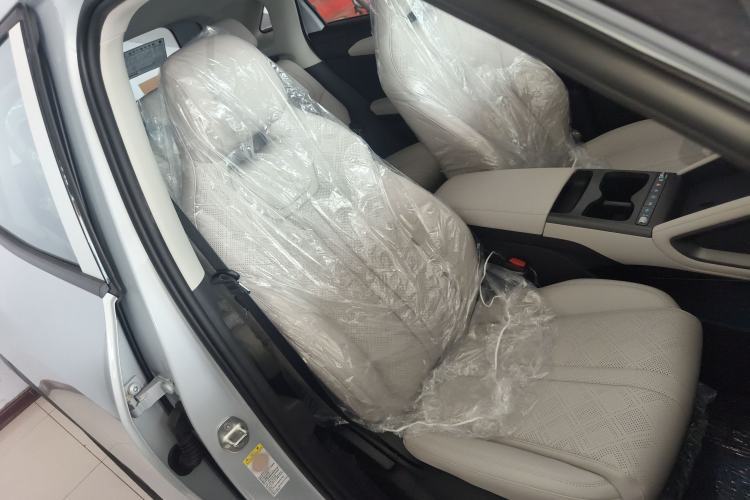 Used BYD Yuan UP 2025 Model 301KM Leading Version Right Front Seat