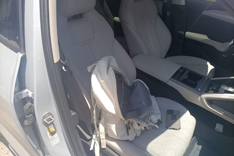 Used BYD Yuan UP 2025 Intelligent Driving Version 401 km Leading Edition Right Front Seat