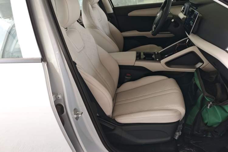 Used BYD Yuan UP 2025 Model 301KM Leading Version Right Front Seat