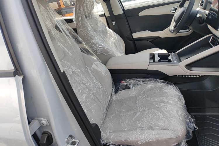 Used BYD Yuan UP 2025 Model 301KM Leading Version Right Front Seat
