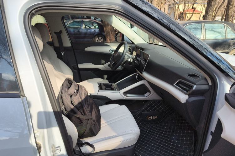 Used BYD Yuan UP 2025 Intelligent Driving Version 401 KM Dynamic Edition Right Front Seat