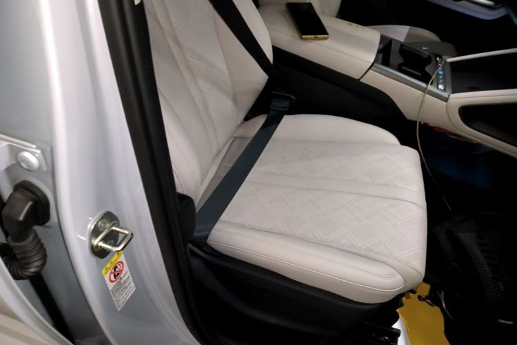 Used BYD Yuan UP 2025 Intelligent Driving Version 401 KM Dynamic Edition Right Front Seat