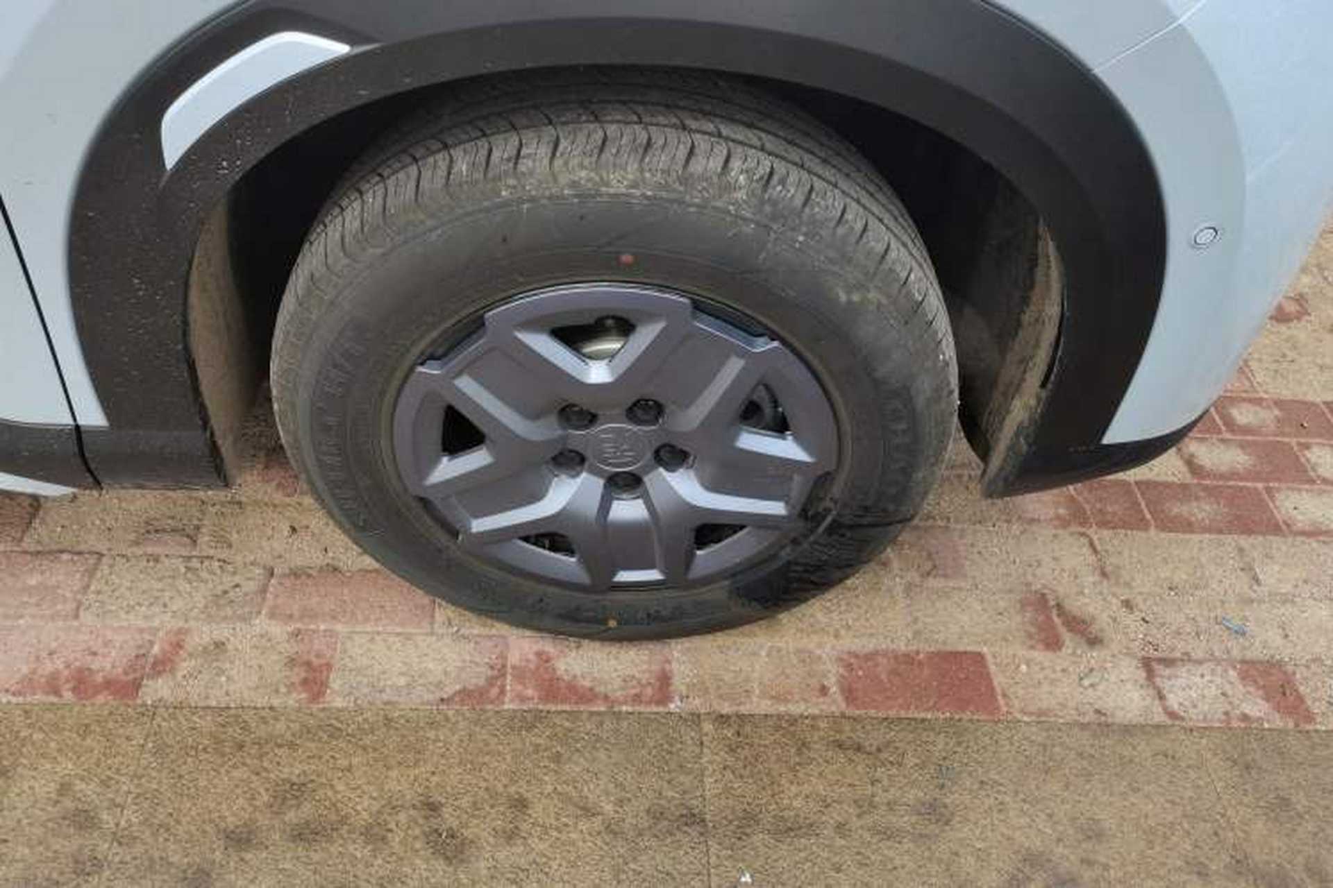 Used BYD Yuan UP 2025 Intelligent Driving Version 401 KM Dynamic Edition Right Front Wheel Hub