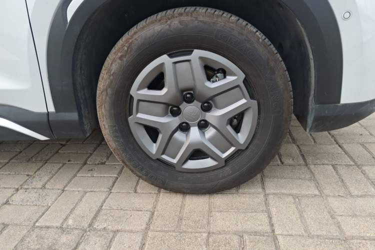 Used BYD Yuan UP 2025 Intelligent Driving Version 401 KM Dynamic Edition Right Front Wheel Hub