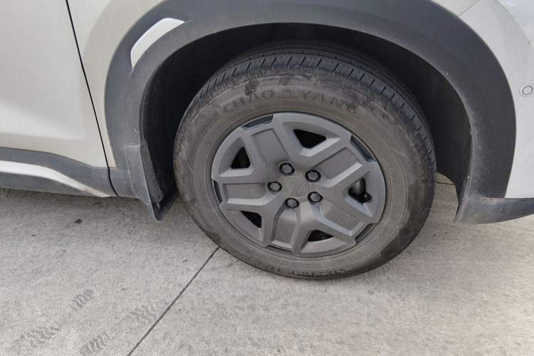 Used BYD Yuan UP 2025 Intelligent Driving Version 401 KM Dynamic Edition Right Front Wheel Hub