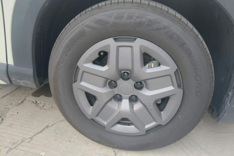 Used BYD Yuan UP 2025 Intelligent Driving Version 401 KM Dynamic Edition Right Front Wheel Hub