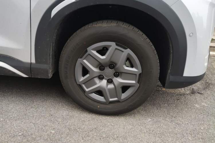 Used BYD Yuan UP 2025 Intelligent Driving Version 401 KM Dynamic Edition Right Front Wheel Hub