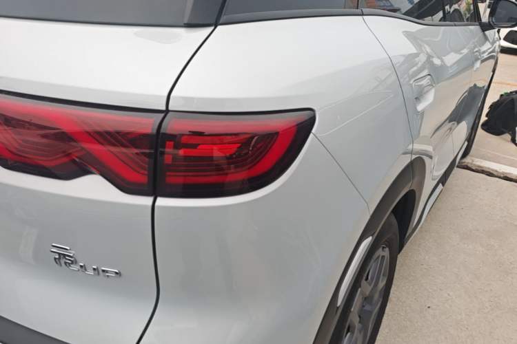 Used BYD Yuan UP 2025 Model 301KM Leading Version Right Rear Taillight