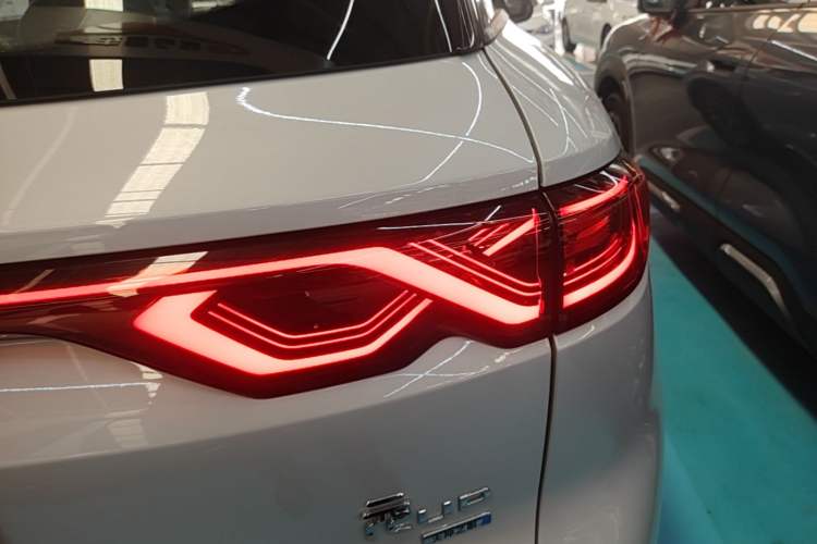 Used BYD Yuan UP 2025 Intelligent Driving Version 401 KM Dynamic Edition Right Rear Taillight