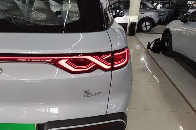 Used BYD Yuan UP 2025 Model 301KM Leading Version Right Rear Taillight