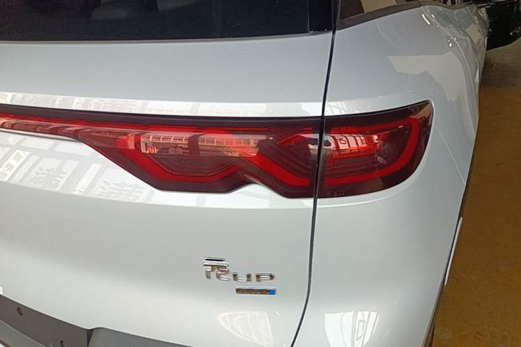 Used BYD Yuan UP 2025 Intelligent Driving Version 401 KM Dynamic Edition Right Rear Taillight