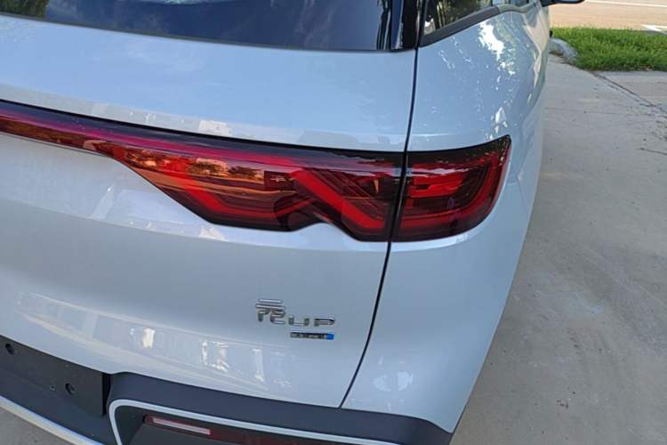 Used BYD Yuan UP 2025 Intelligent Driving Version 401 KM Dynamic Edition Right Rear Taillight