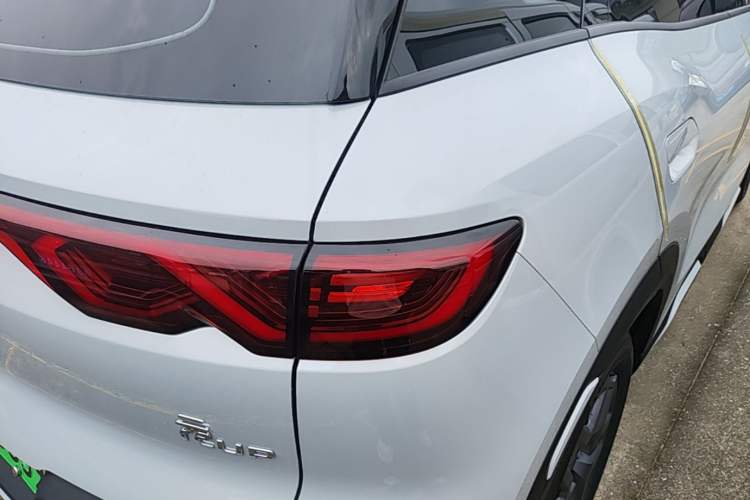 Used BYD Yuan UP 2025 Model 301KM Leading Version Right Rear Taillight