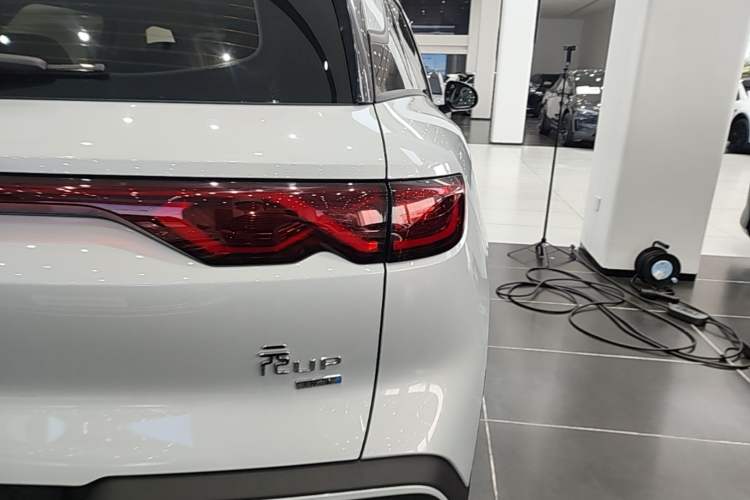 Used BYD Yuan UP 2025 Intelligent Driving Version 401 km Leading Edition Right Rear Taillight