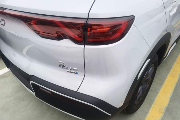 Used BYD Yuan UP 2025 Intelligent Driving Version 401 KM Dynamic Edition Right Rear Taillight
