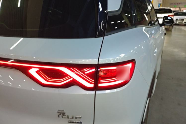 Used BYD Yuan UP 2025 Intelligent Driving Version 401 km Leading Edition Right Rear Taillight