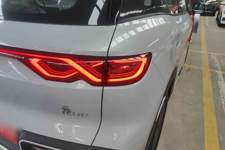 Used BYD Yuan UP 2025 Model 301KM Leading Version Right Rear Taillight