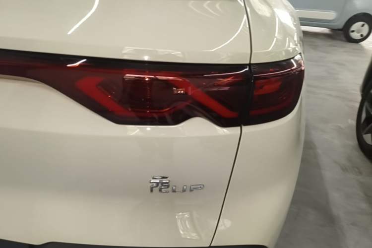 Used BYD Yuan UP 2025 Model 301KM Leading Version Right Rear Taillight
