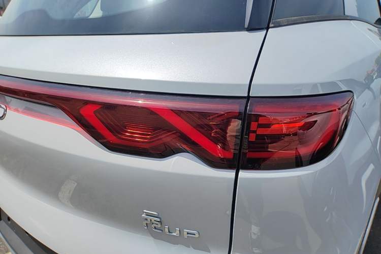 Used BYD Yuan UP 2025 Model 301KM Leading Version Right Rear Taillight