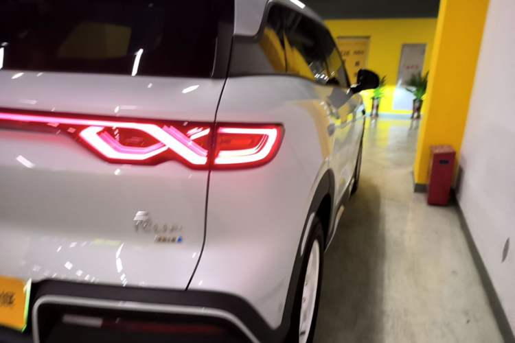 Used BYD Yuan UP 2025 Intelligent Driving Version 401 KM Dynamic Edition Right Rear Taillight